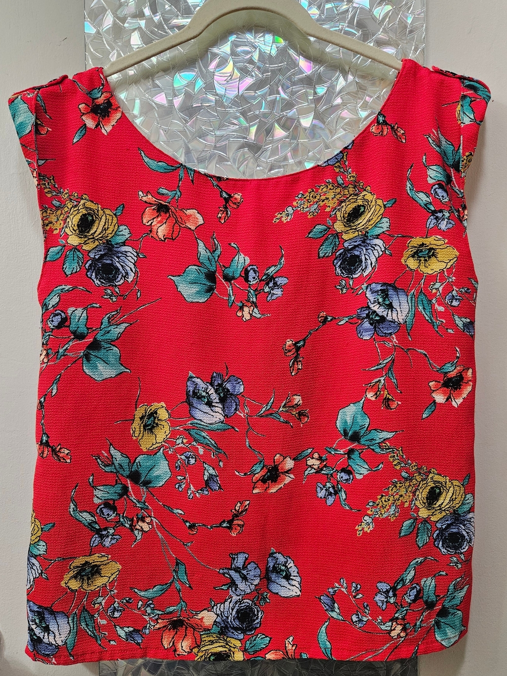 Vintage Floral Scoop Neck Sleeveless Top - Red Floral
